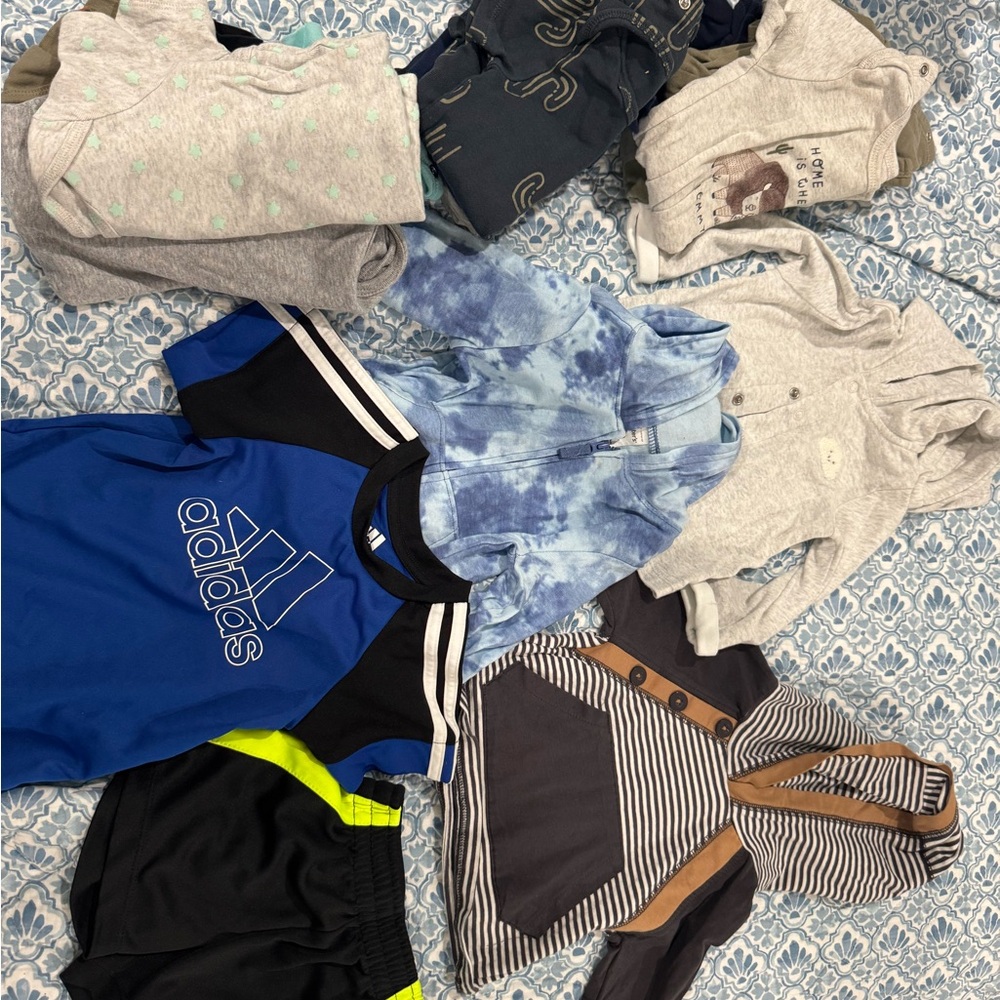 Huge LOT baby boy onesies and sweaters 6m-12m. Great Condition!